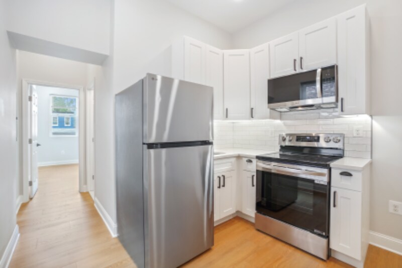 Building Photo - 604 N Eutaw St