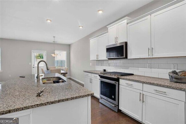 Building Photo - 616 Blue Ash Ct