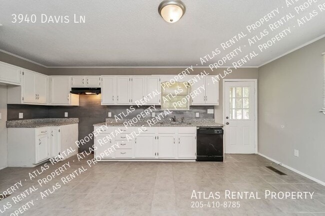 Building Photo - 3940 Davis Ln