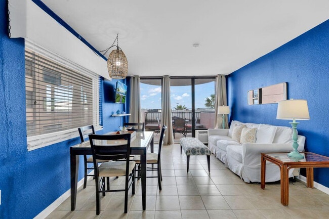 Building Photo - 2406 N Ocean Blvd