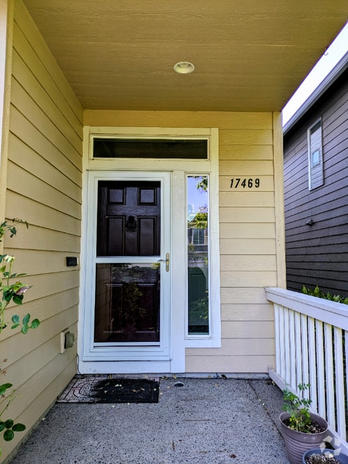 Building Photo - 17469 SW Turning Leaf Dr