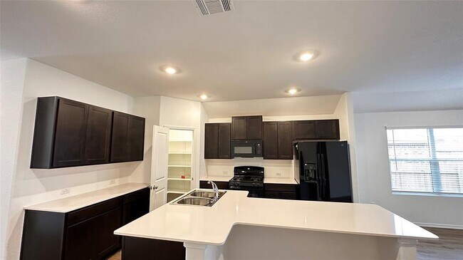 Building Photo - 606 Arnage Dr