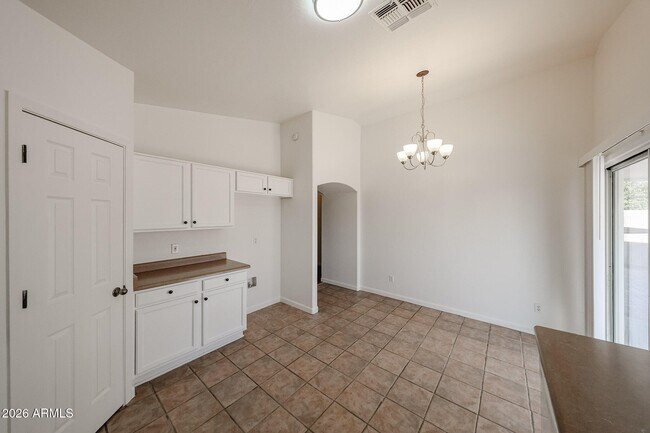 Building Photo - 12811 N Palm St