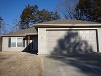 Building Photo - 1013 Deer Trail Ln
