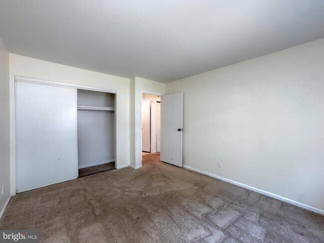 Building Photo - 38 Hopewell Ln