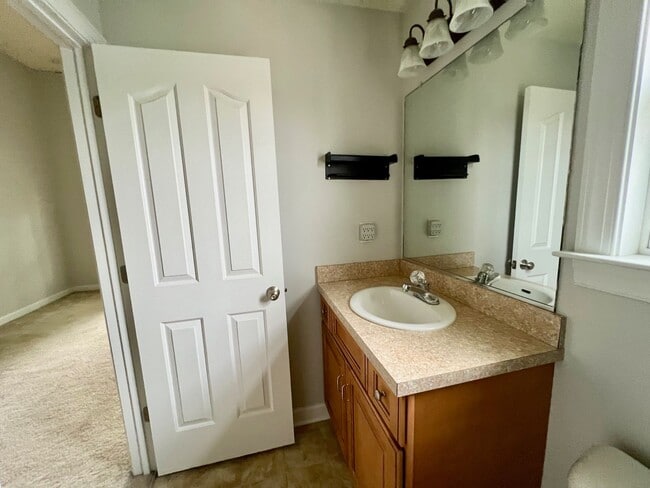 Building Photo - 3BD/3.5BA Condo w/ Garage in Chicks Beach!...