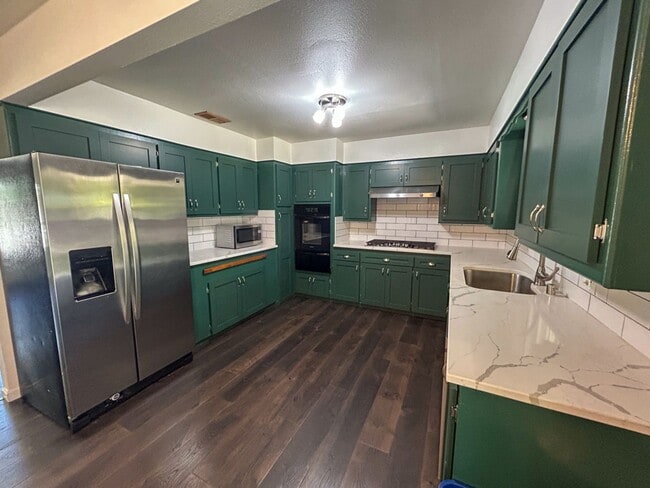 Building Photo - 6762 Riverside Dr