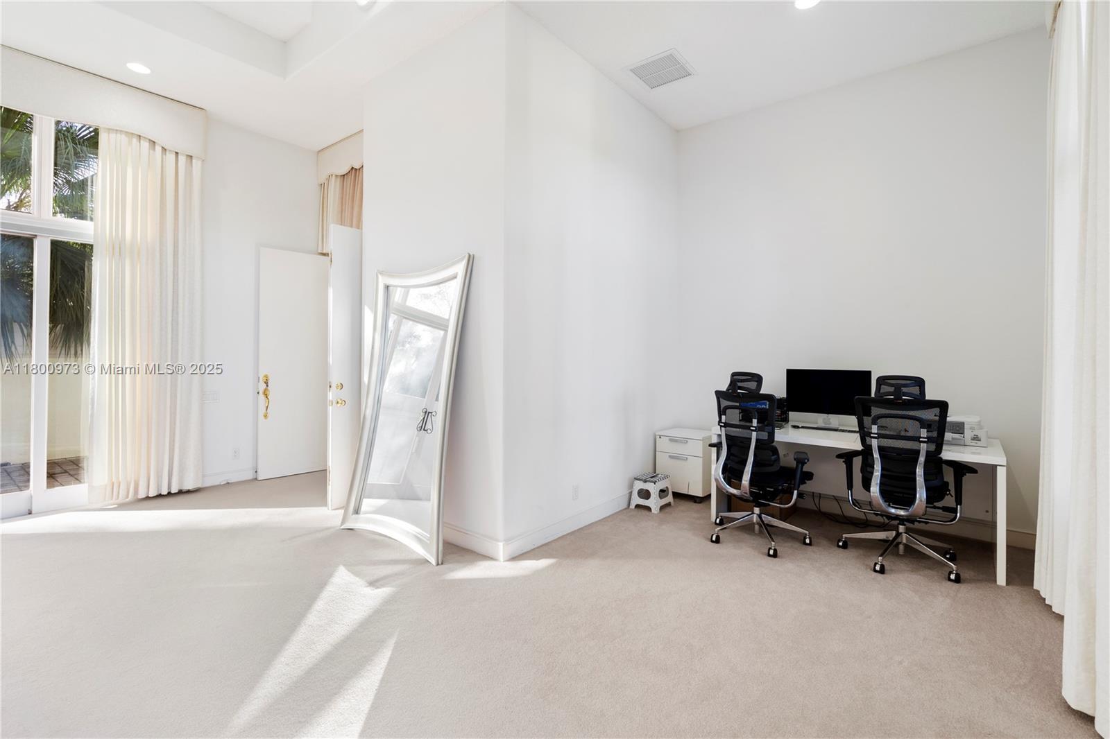 Building Photo - 2939 Paddock Ln