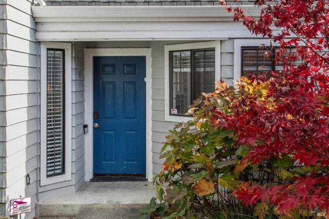 Building Photo - 93 Ashford Ave