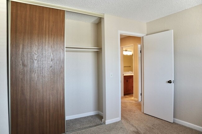 Building Photo - Charming 2-bedroom condo - Mission San Jose District!