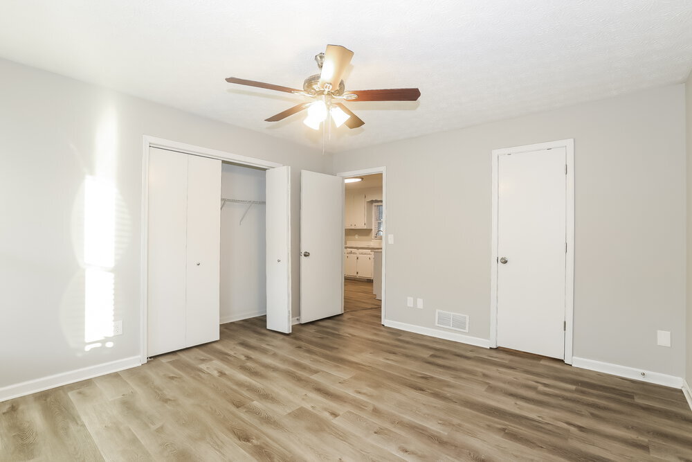 Building Photo - 709 Fallowfield Dr