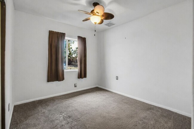 Building Photo - 7565 Sherman Hoyt Ave