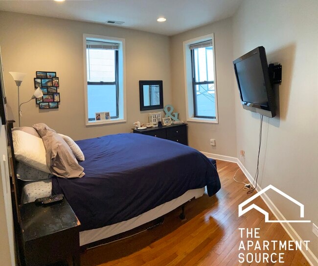 Building Photo - 1811 N Clybourn Ave