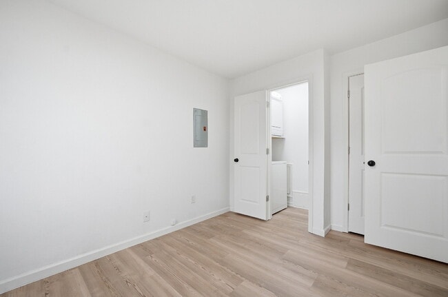 Building Photo - FULLY REMODELED 2 BED, 1.5 BATH BUNGALOW IN NORFOLK FOR RENT!