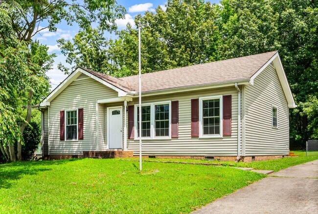 Building Photo - 541 Donna Dr