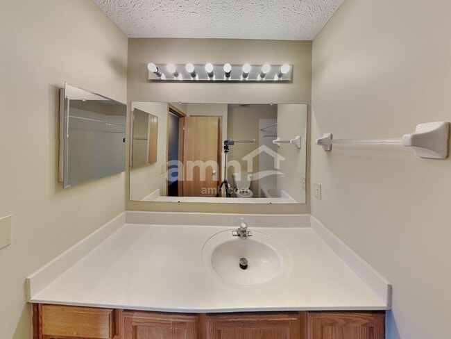 Building Photo - 7908 Windrift Pl