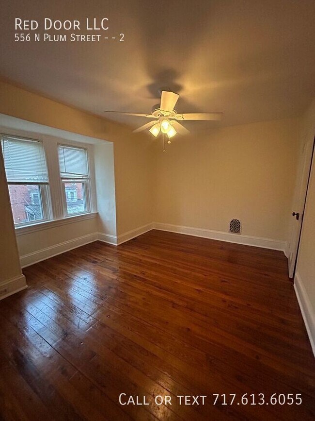 Building Photo - 556 N Plum St