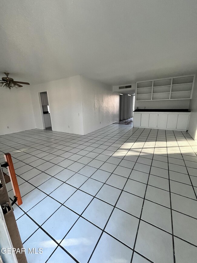 Building Photo - 10418 Ashwood Dr