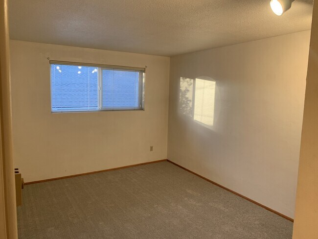 Building Photo - Miramar