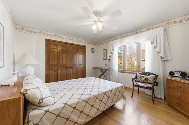 Building Photo - 912 Stonebridge Way