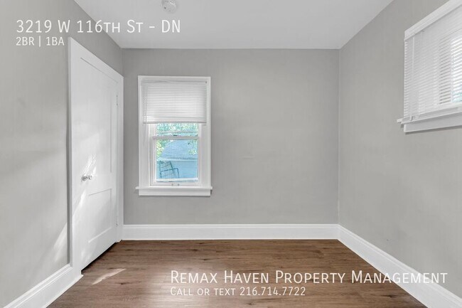 Building Photo - 3219 W 116th St