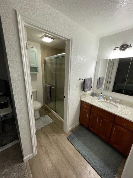 Building Photo - 8938 49th Ct NE