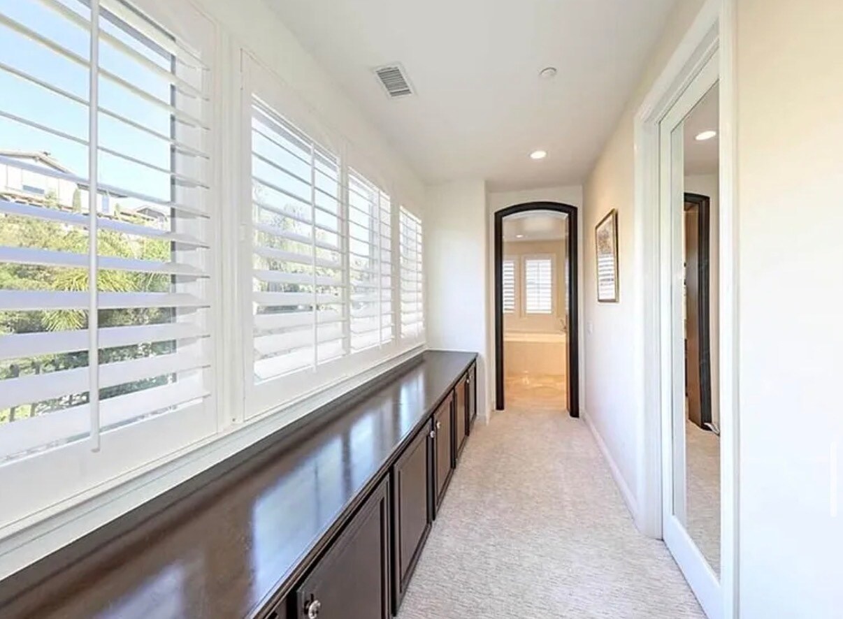 Building Photo - 2531 Costero Magestuoso