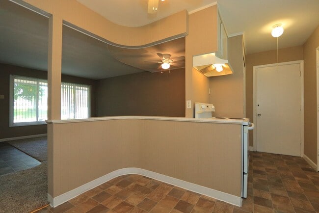 Building Photo - Charming 3 Bedroom 1 Bathroom Home