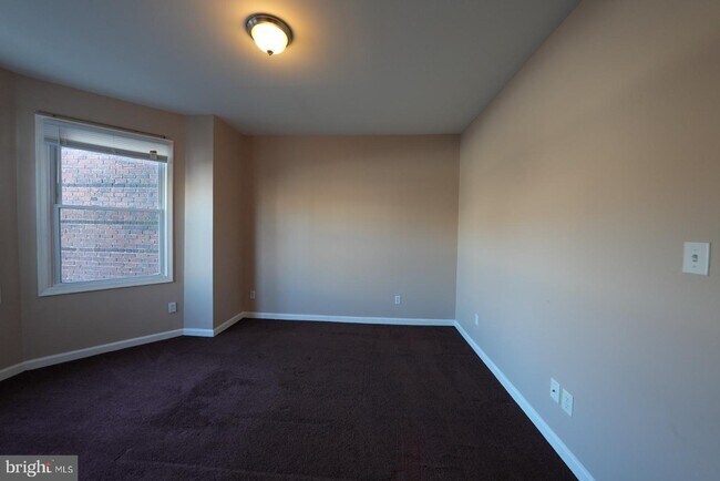 Building Photo - 5214 Heston St