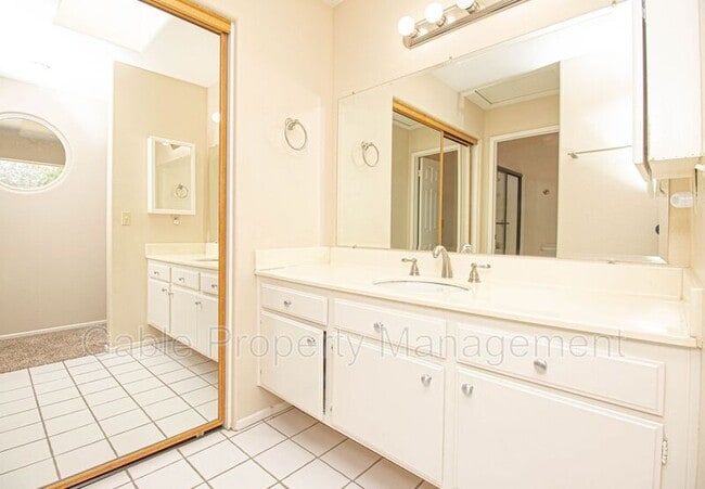 Building Photo - 25804 Dickens Ct