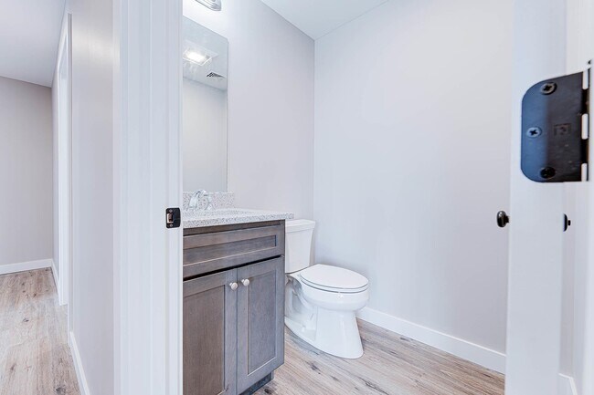 Building Photo - 3 Strafford Rd