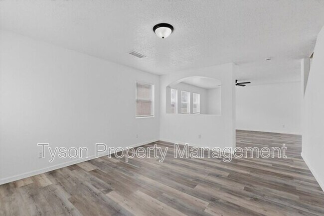 Building Photo - 10339 Vendaval Ave NW