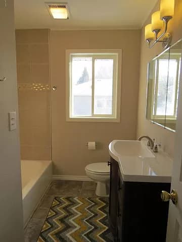 Building Photo - 2416 5th Ave N