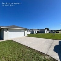 Building Photo - 1455 NE 161st St