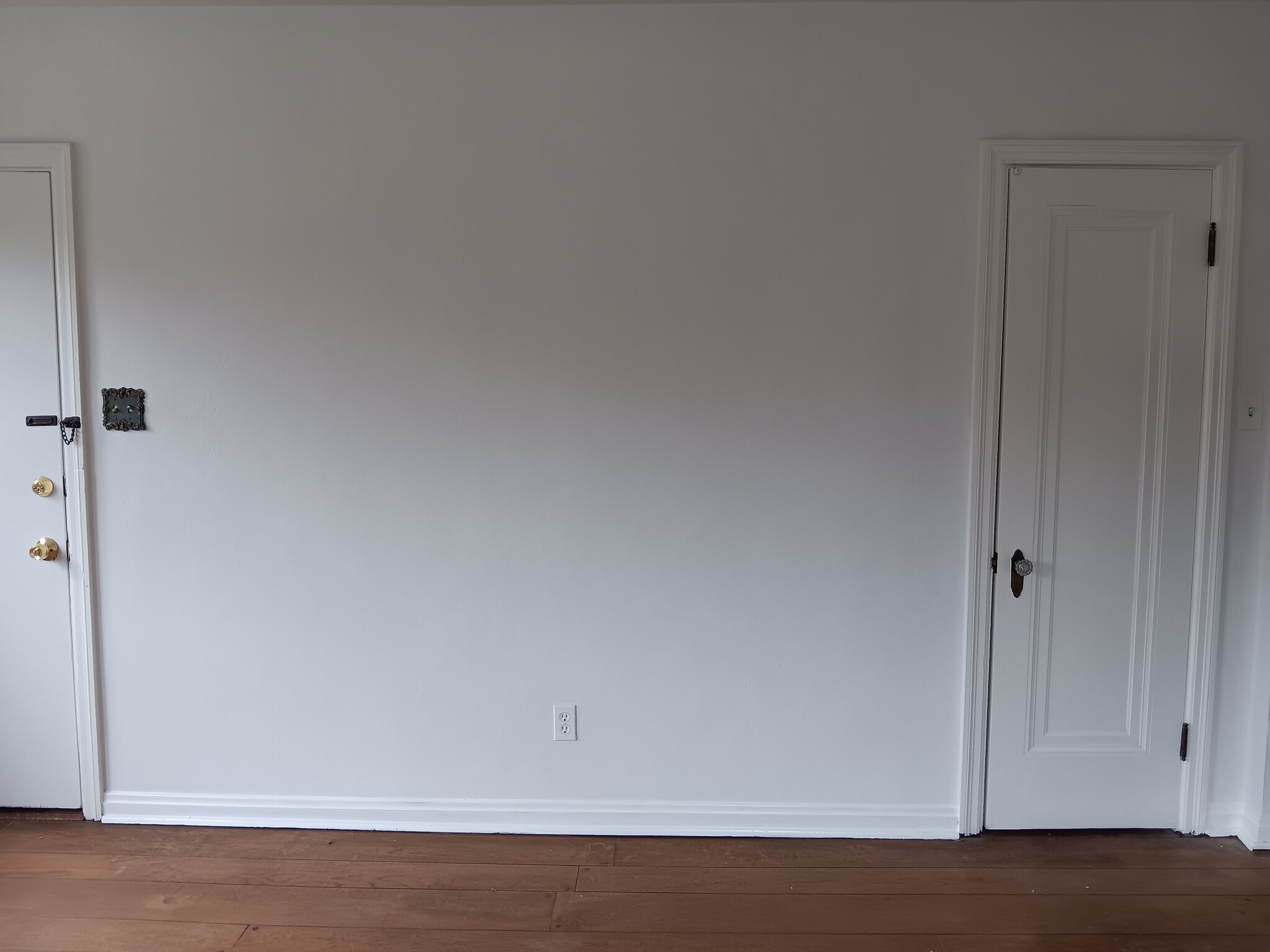 Newly painted wall in living room - 4525 Roth Ave