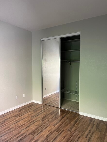 Building Photo - 7500 E Deer Valley Rd