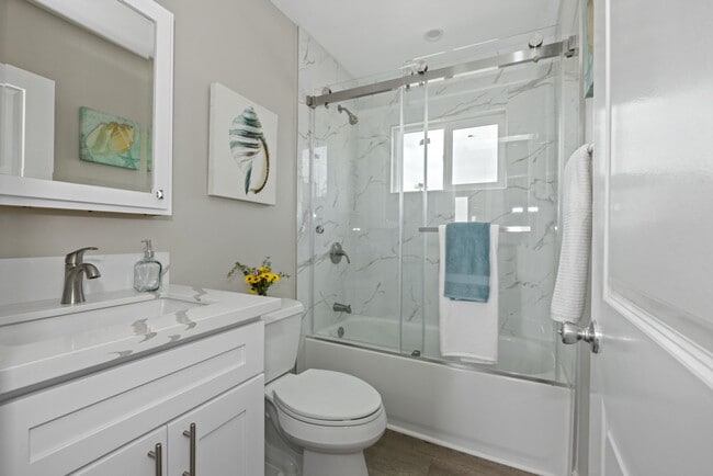 Building Photo - Reposado