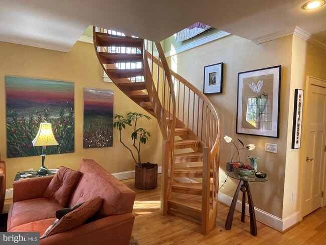 Building Photo - 19 Sunset Dr