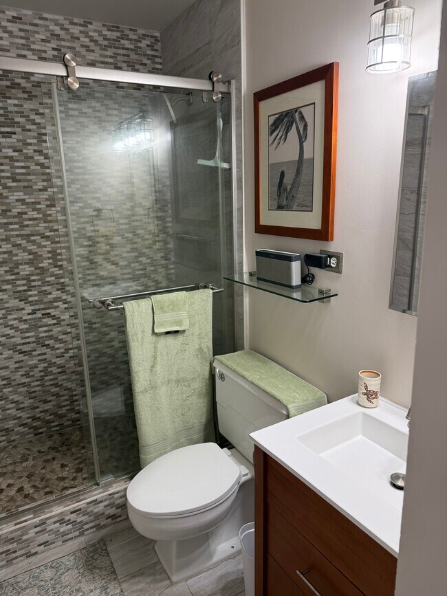 Building Photo - 5122 Likini St