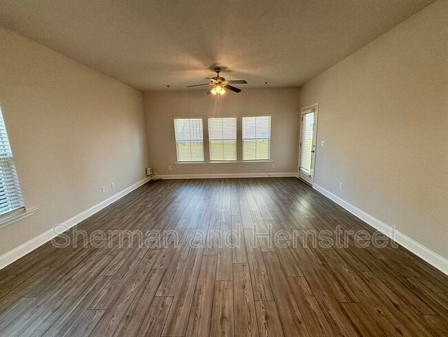 Building Photo - 1101 Clareton Dr