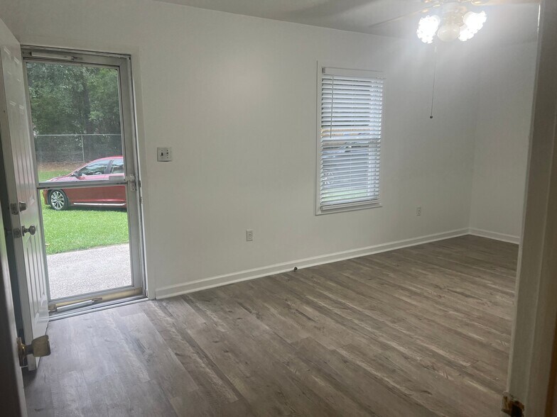 Building Photo - 2530 Gerbing Rd