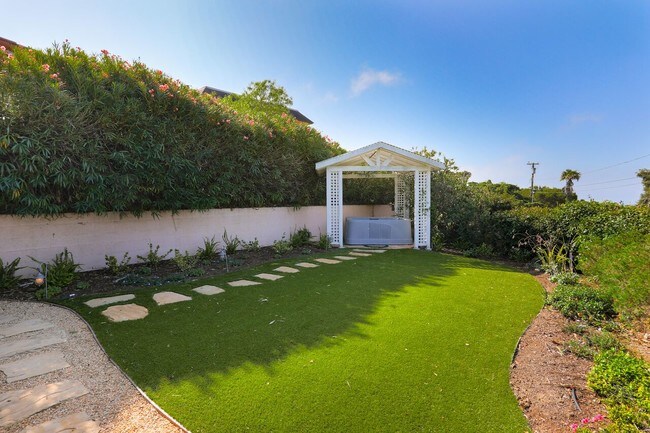 Hot Tub, Ocean side of property - 934 Calle Cortita