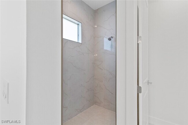 Building Photo - 1081 Desoto Blvd S