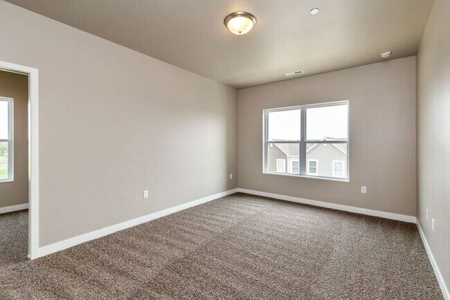 Building Photo - $1,600 | 2 Bedroom, 2 Bathroom Condo | Pet Friendly* | Sublease | Available for May 1st, 2026 Mov...
