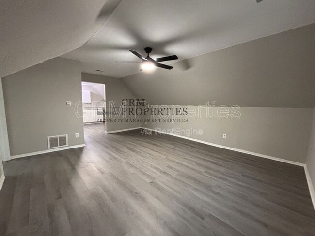 Building Photo - 1039 S Washington St