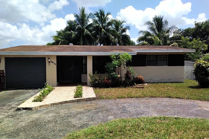 Primary Photo - 2813 Acapulco Dr