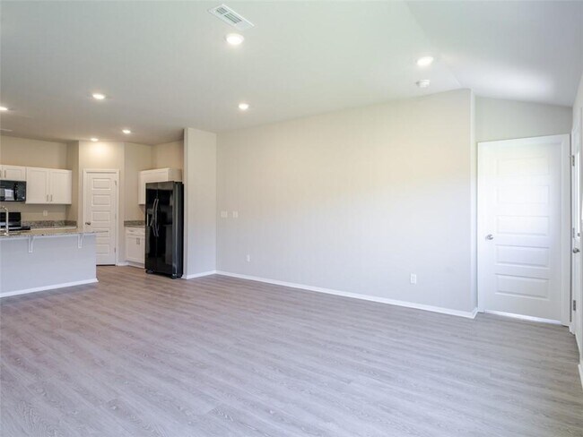 Building Photo - 6507 NW Gregory St