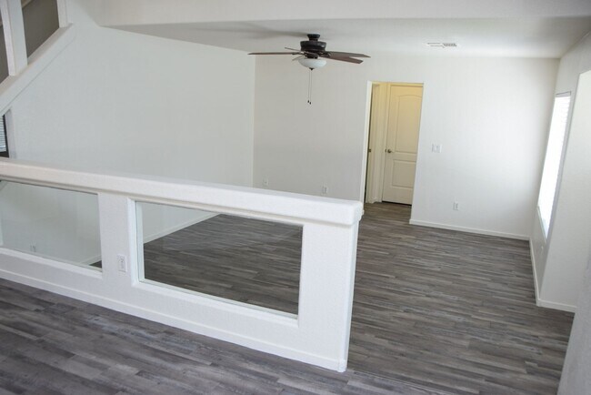 Building Photo - 8765 Country Pines Ave