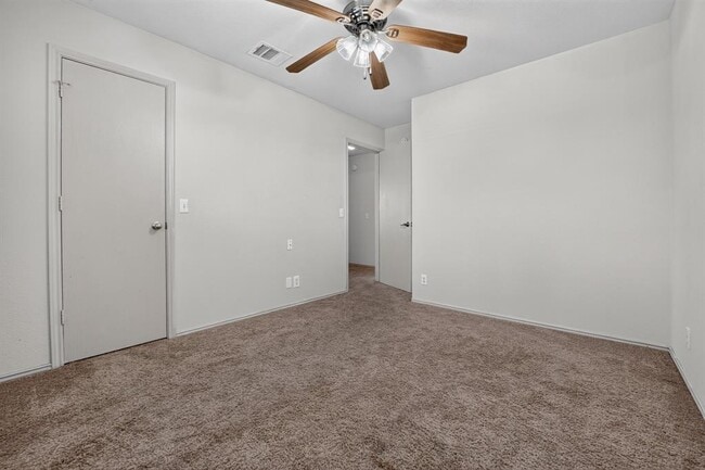 Building Photo - 2412 Kale Dr