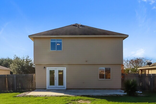 Building Photo - 121 Camellia Dr